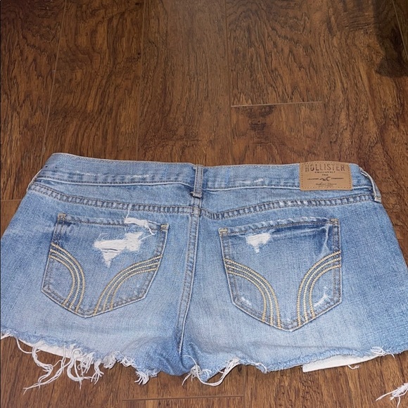 Hollister shorts - Picture 2 of 3
